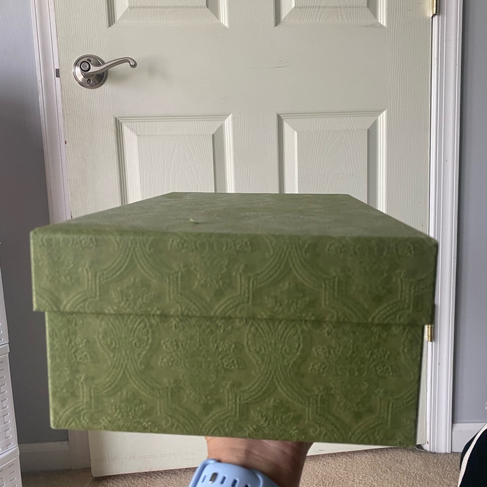Empty Gucci Shoe box